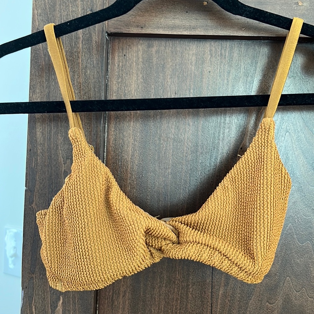 Good American “Always Fits” Two Piece Swim Suit